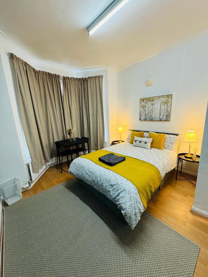 2 Bedrooms House Near Central London Bagian luar foto