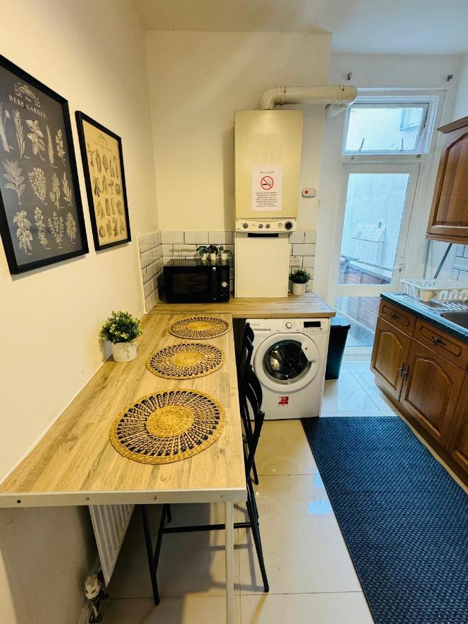 2 Bedrooms House Near Central London Bagian luar foto