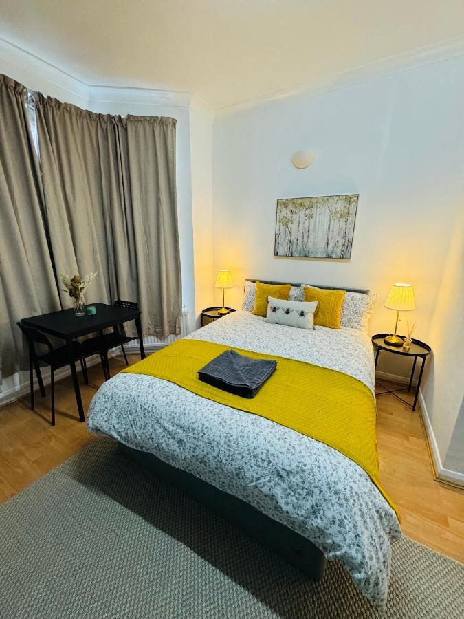 2 Bedrooms House Near Central London Bagian luar foto