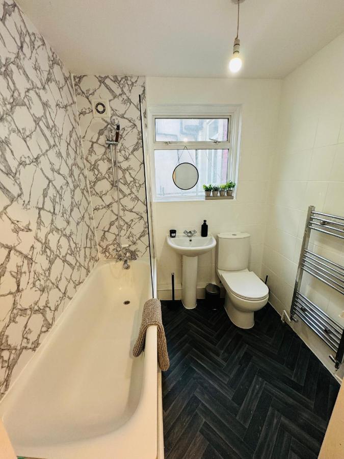 2 Bedrooms House Near Central London Bagian luar foto